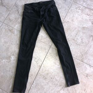Levi’s low rise jeans size 5